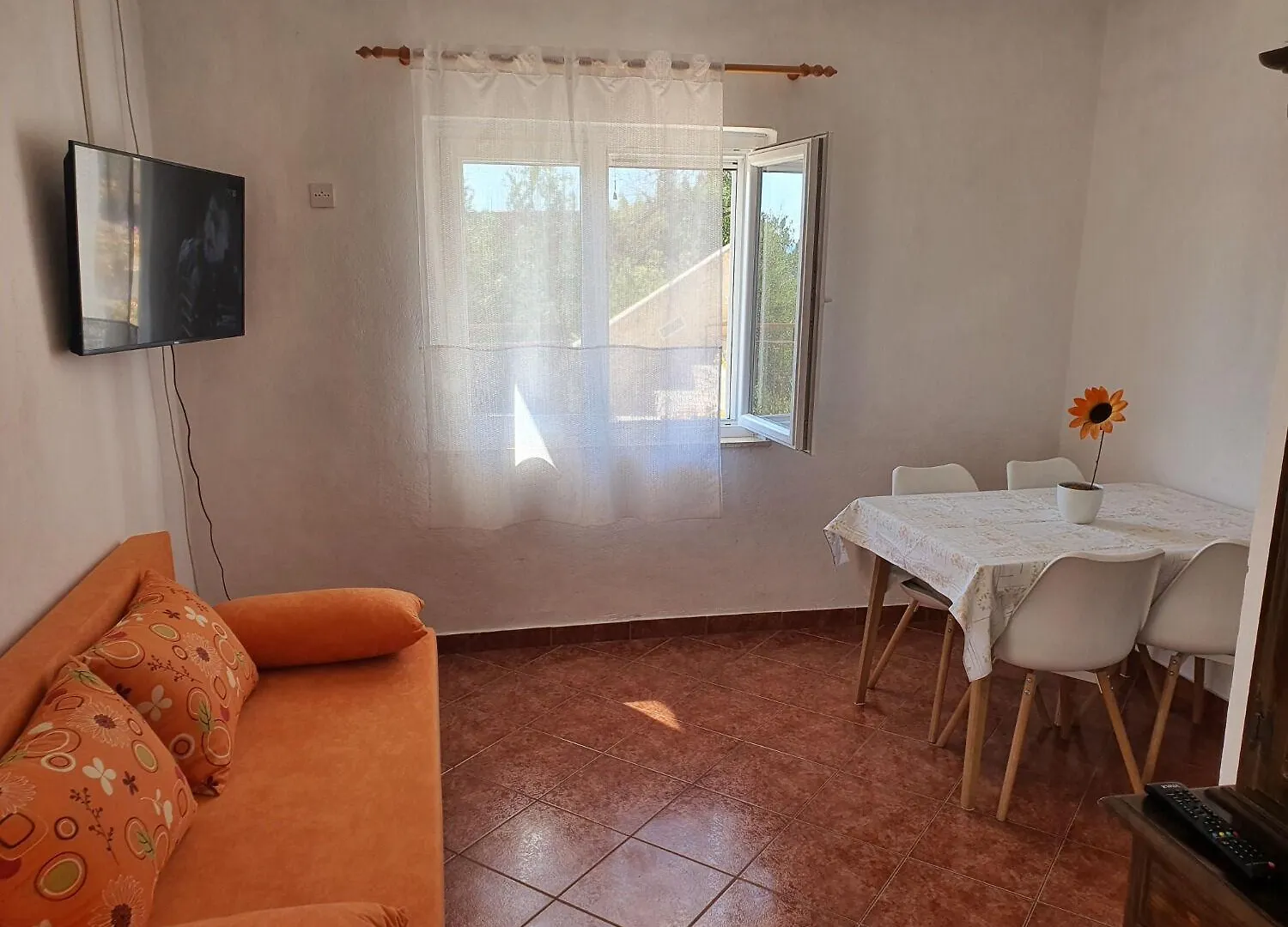 Apartments Nina Seget Vranjica 0*,  Croatia