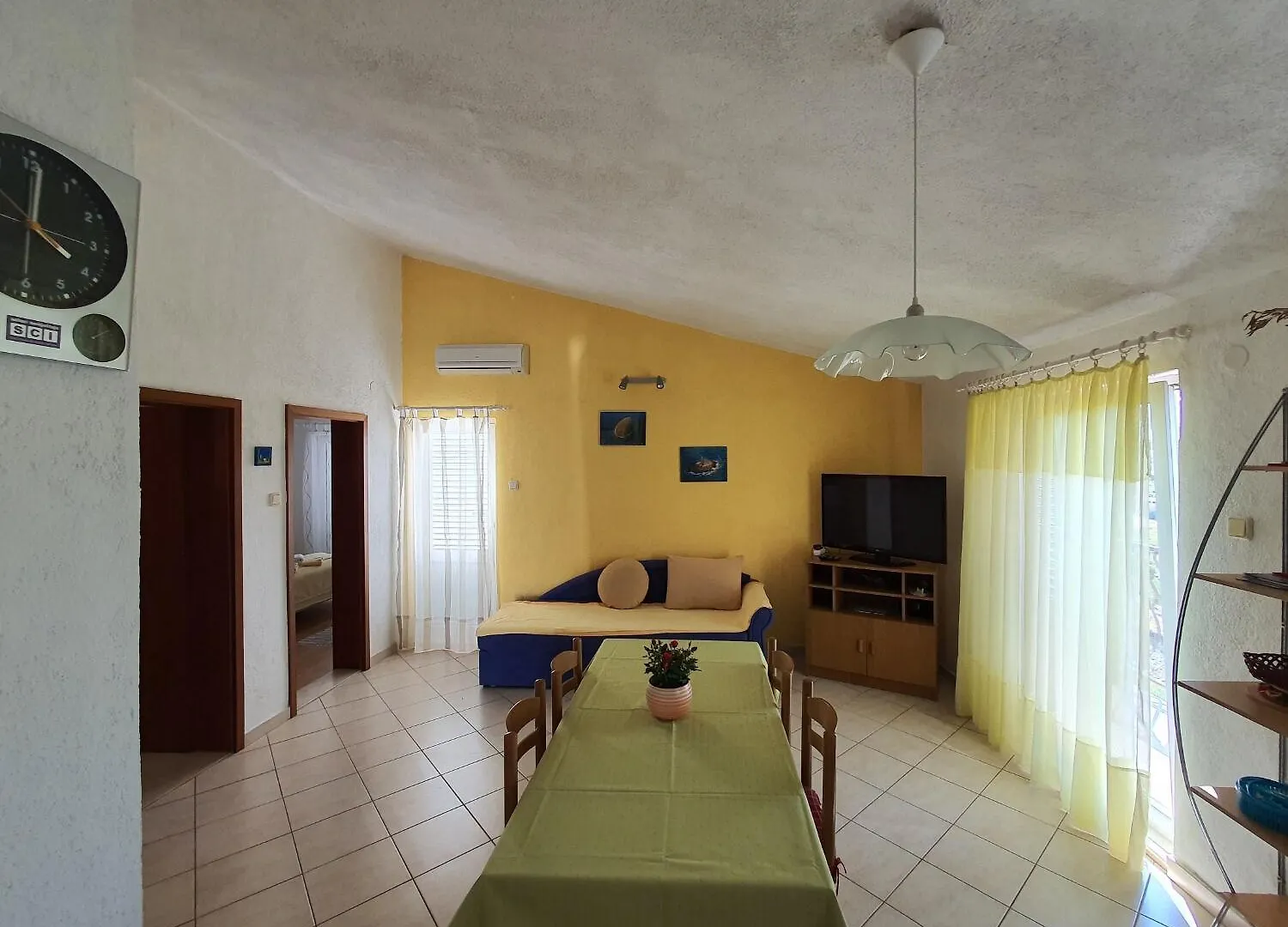 Apartments Nina Seget Vranjica 0*,