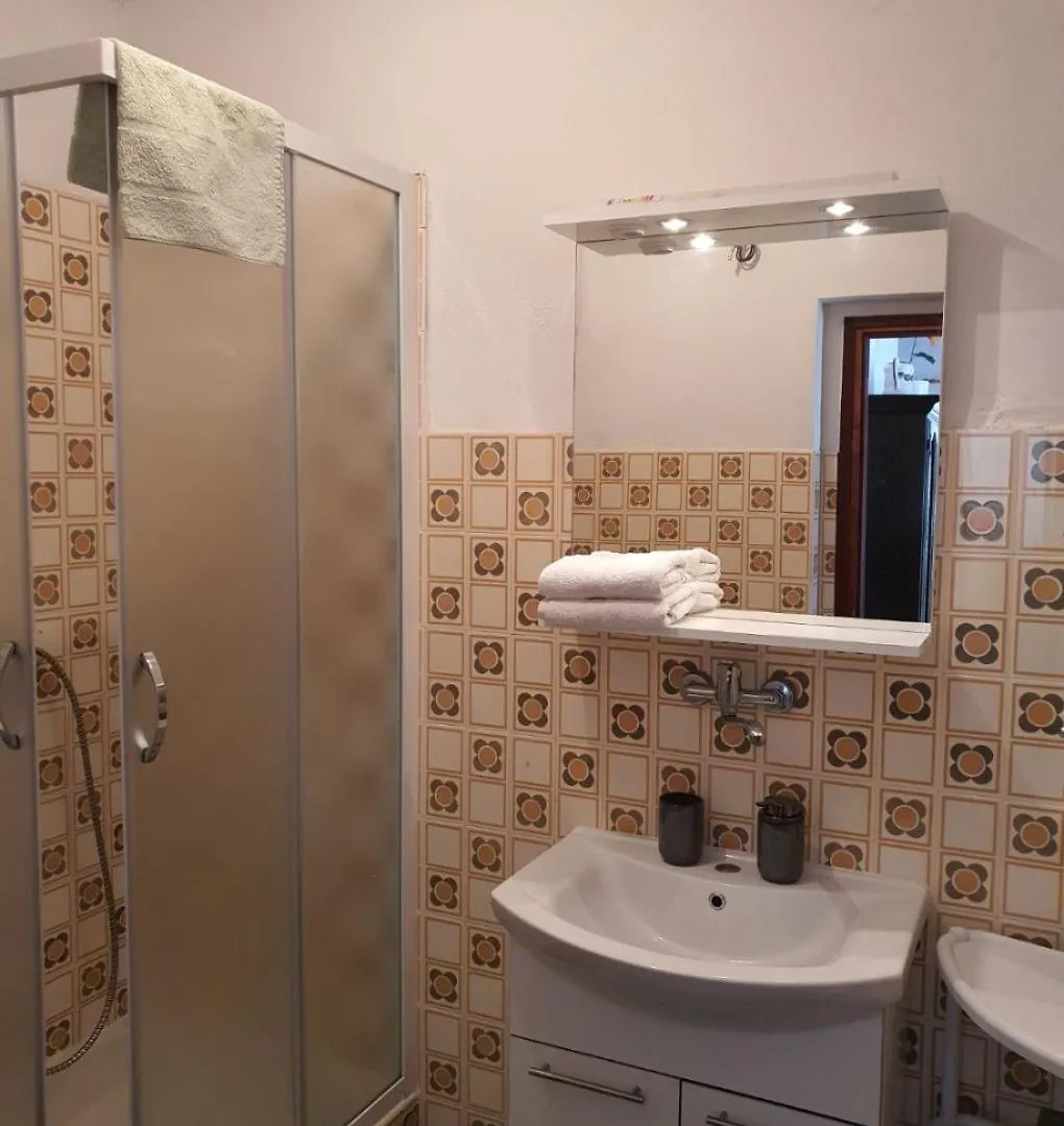 Apartments Nina Seget Vranjica