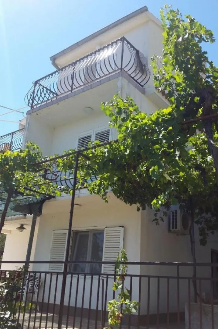 Apartments Nina Seget Vranjica Croatia