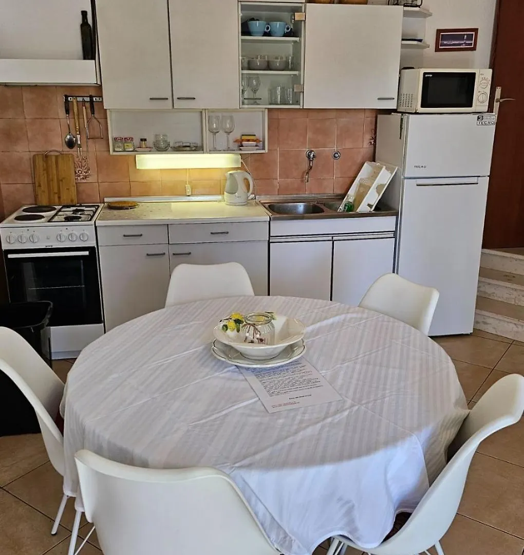 Apartments Nina Seget Vranjica