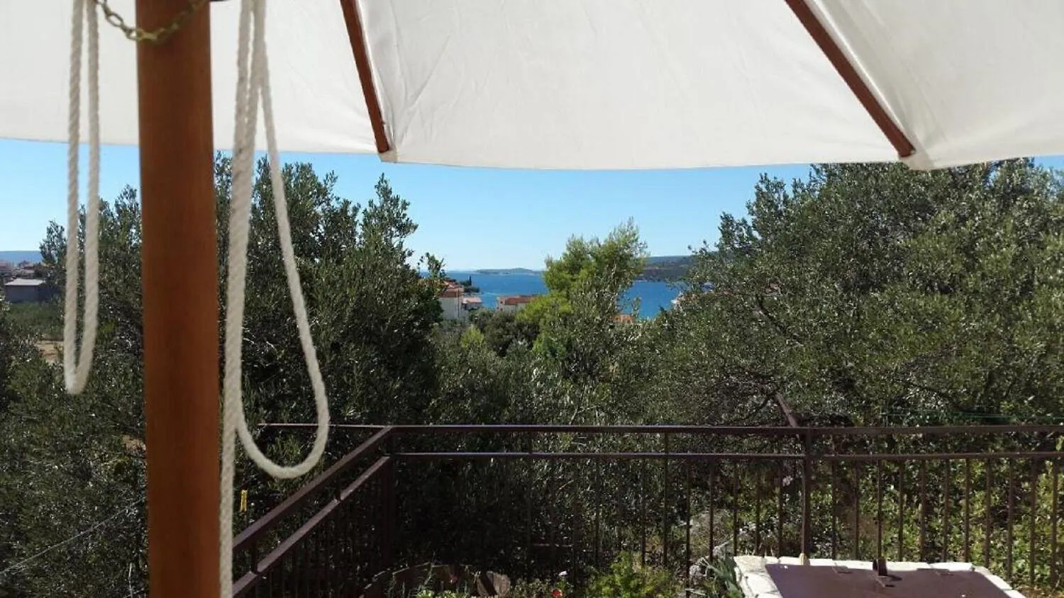 Apartments Nina Seget Vranjica 0*,  Croatia