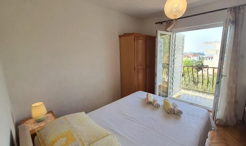Apartments Nina Seget Vranjica