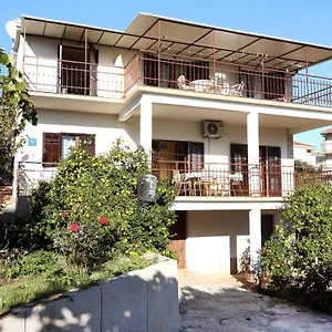 Apartament Gilan, Seget Vranjica